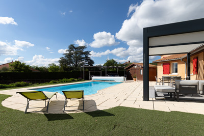 French property for sale in Vourles, Rhône - €795,000 - photo 2