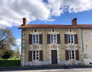 Maison à vendre à Joussé, Vienne - 56.600 € - photo 1