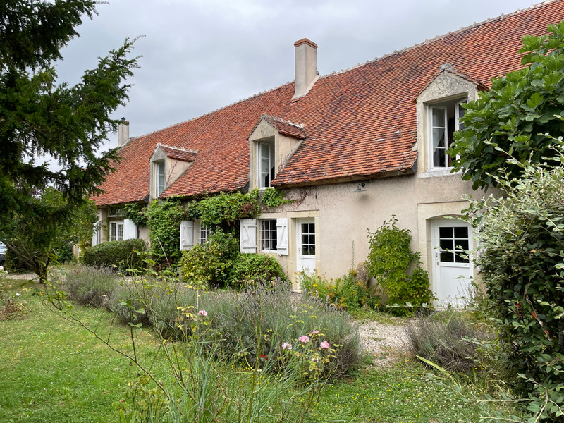 Maison à vendre à Blet, Cher - 299.600 € - photo 1