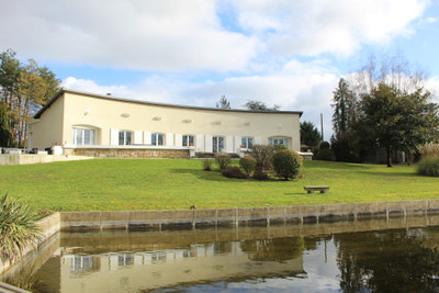 Maison à vendre à La Ferté-Bernard, Sarthe, Pays de la Loire, avec Leggett Immobilier