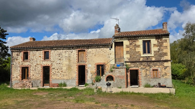 French property for sale in Cléré-sur-Layon, Maine-et-Loire - €236,559 - photo 1