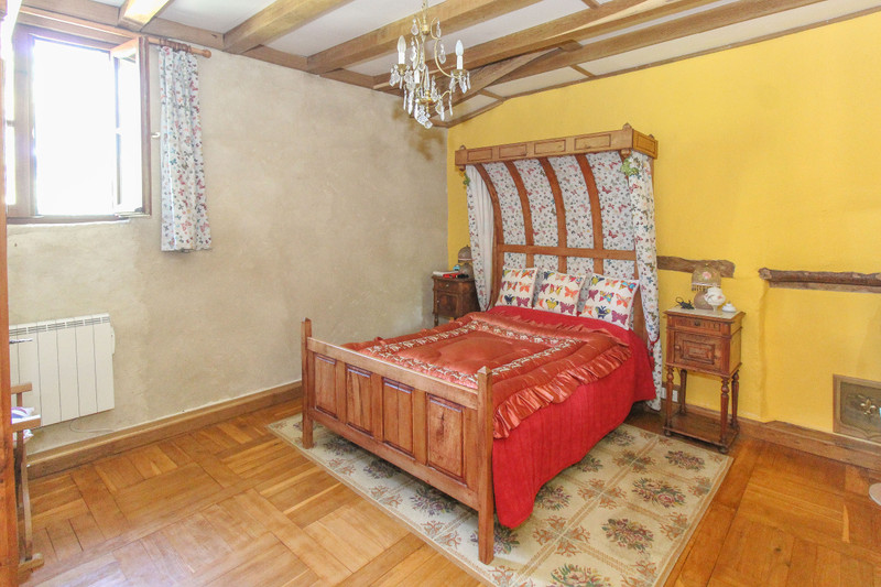 French property for sale in Saint-Loup-Lamairé, Deux-Sèvres - €349,500 - photo 5