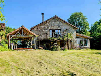 French property for sale in Cussac, Haute-Vienne - €371,000 - photo 1