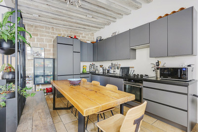 PARIS IV - Notre Dame District  | Characterful 1-2 bed flat with fireplace, exposed beams and a terrace. 