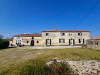Maison à vendre à Marsais-Sainte-Radégonde, Vendée - 315.000 € - photo 1