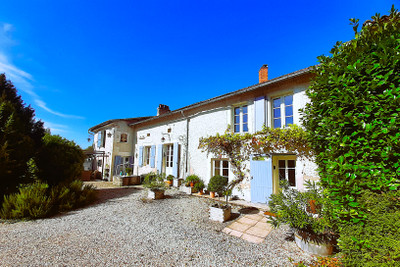 Maison à vendre à Saint-Paul-Lizonne, Dordogne, Aquitaine, avec Leggett Immobilier