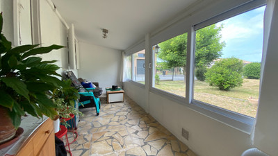 French property for sale in La Lande-de-Fronsac, Gironde - €181,900 - photo 2