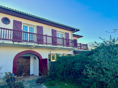 Appartement à vendre à Saint-Pée-sur-Nivelle, Pyrénées-Atlantiques, Aquitaine, avec Leggett Immobilier