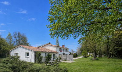 Maison à vendre à Coulombiers, Vienne, Poitou-Charentes, avec Leggett Immobilier