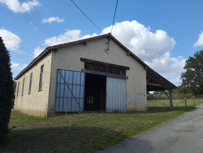 Immeuble à La Chapelle-Faucher, Dordogne - photo 1