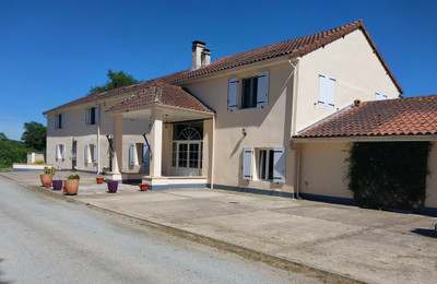 Maison à vendre à La Bazeuge, Haute-Vienne, Limousin, avec Leggett Immobilier