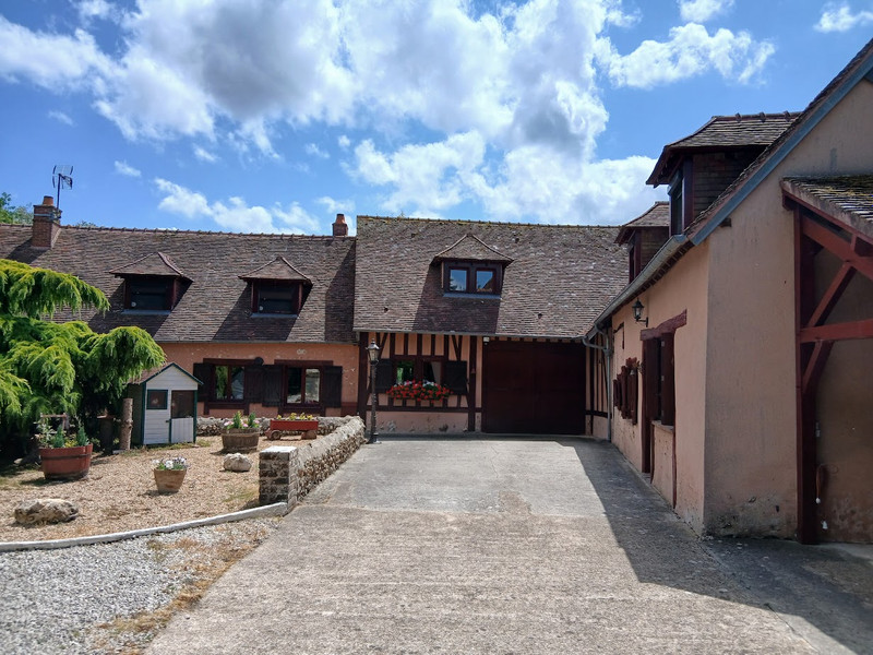 French property for sale in Beauche, Eure-et-Loir - €418,700 - photo 1