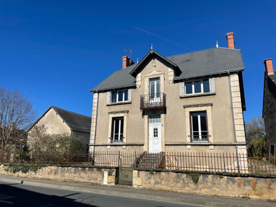 Maison à vendre à Pruniers, Indre, Centre, avec Leggett Immobilier