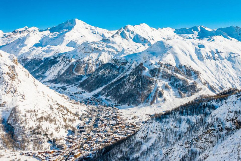 Ski property for sale in Val d'Isere - €14,900,000 - photo 2