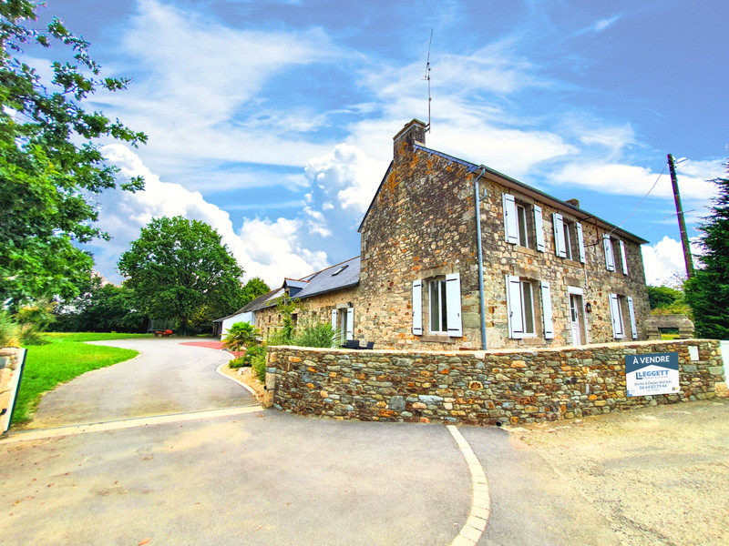 House for sale in NoyalPontivy Morbihan Beautiful restored stone