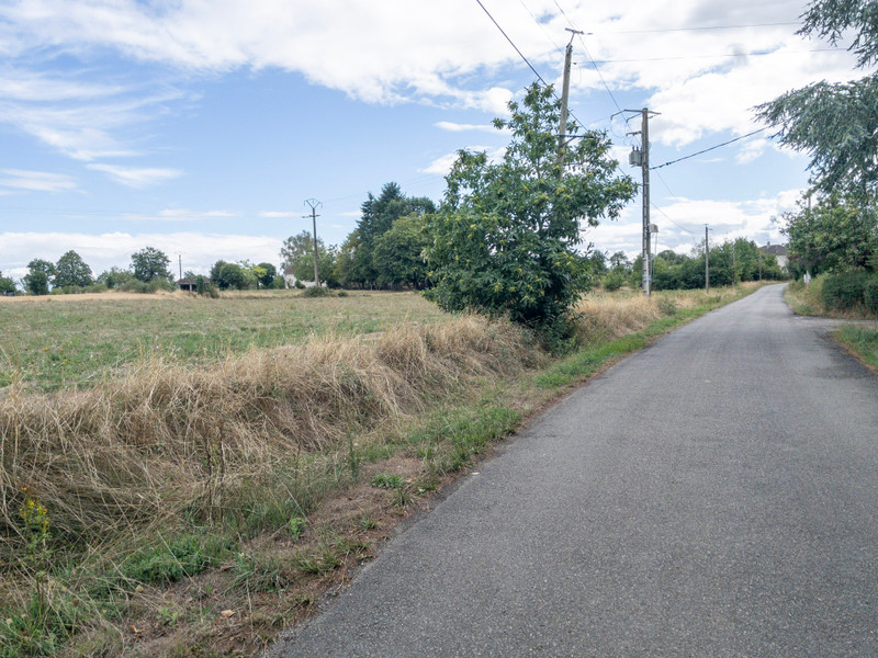 French property for sale in Pressignac, Charente - €20,000 - photo 1