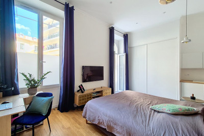 French property for sale in Nice, Alpes-Maritimes - €1,390,000 - photo 8