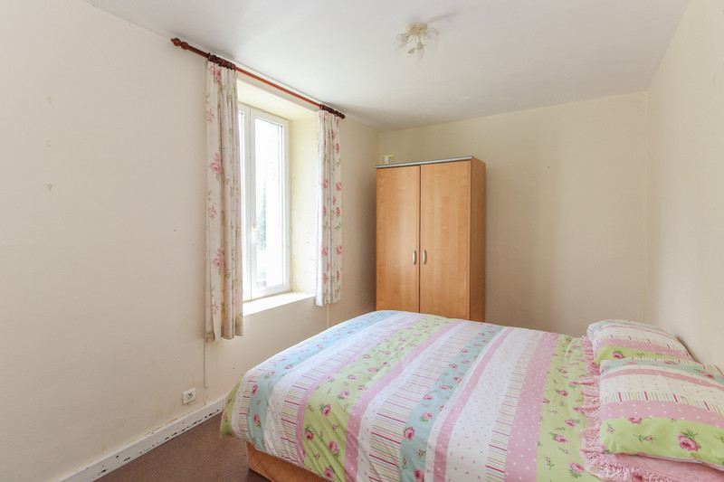 French property for sale in Saint-Aubin-le-Cloud, Deux-Sèvres - €99,000 - photo 4