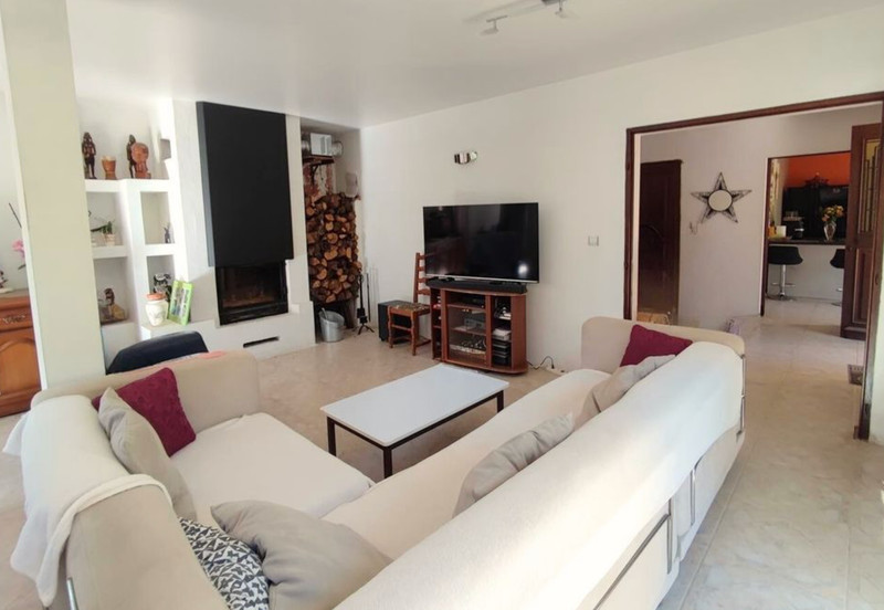French property for sale in Crayssac, Lot - €299,980 - photo 4