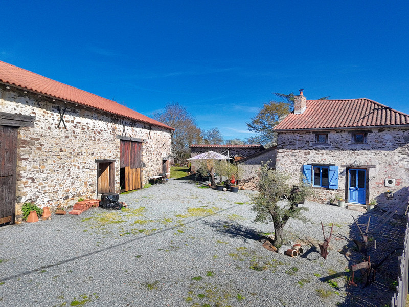 Propriété à vendre à Val-d'Oire-et-Gartempe, Haute-Vienne - 149 330 €
