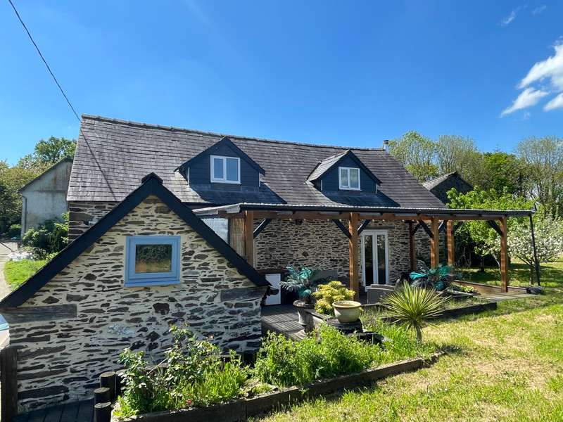 French property for sale in Saint-Martin-des-Prés, Côtes-d'Armor - €189,000 - photo 1