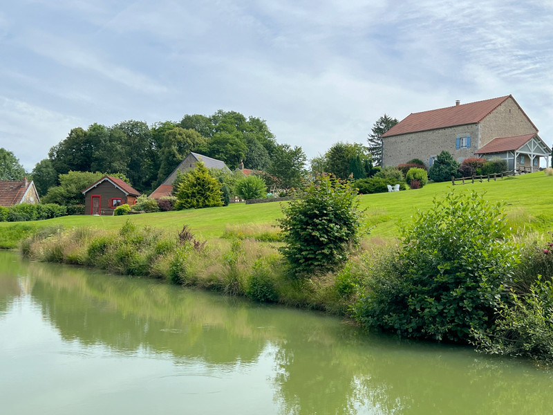 French property for sale in Guéret, Creuse - €631,578 - photo 1