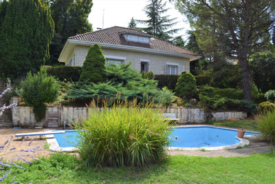 Maison à vendre à Angoulême, Charente, Poitou-Charentes, avec Leggett Immobilier