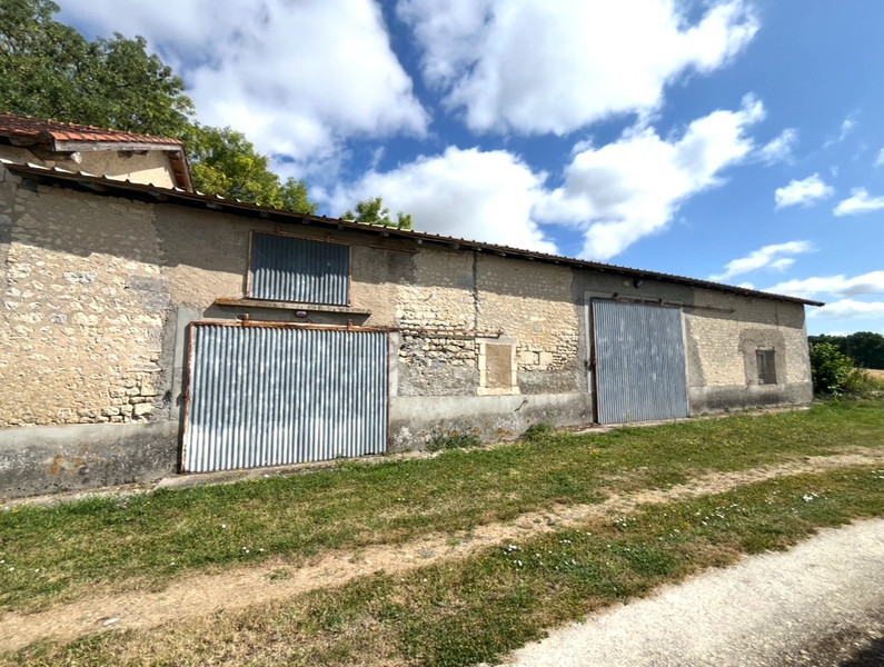 French property for sale in Bellevigne, Charente - €41,600 - photo 3