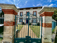 Maison à vendre à Javerlhac-et-la-Chapelle-Saint-Robert, Dordogne - 314.000 € - photo 1