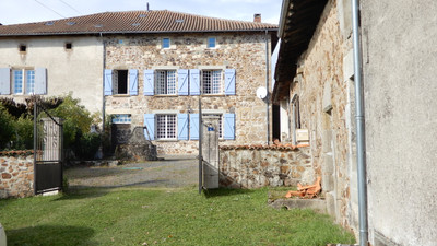 Maison à vendre à Lésignac-Durand, Charente, Poitou-Charentes, avec Leggett Immobilier