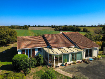 house for sale in Deux-Sèvres
