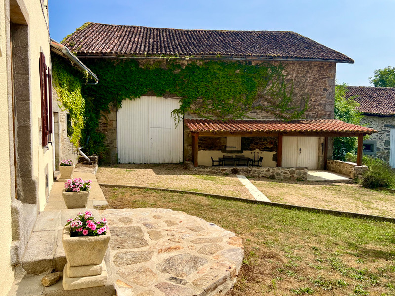 French property for sale in Saint-Mathieu, Haute-Vienne - €179,000 - photo 2