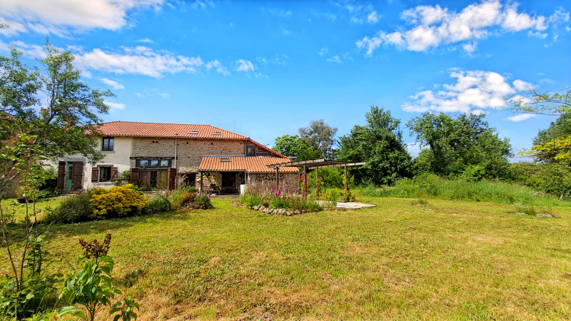 French property for sale in Maisonnais-sur-Tardoire, Haute-Vienne - €235,400 - photo 0
