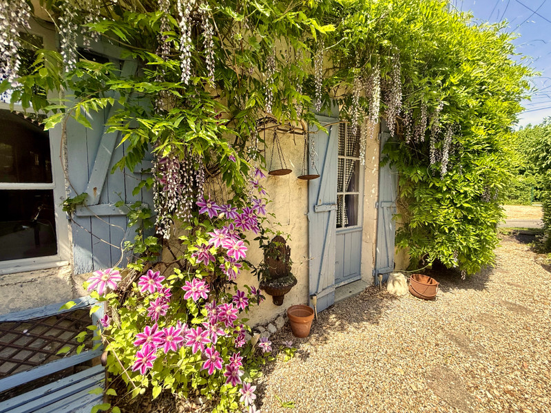 French property for sale in Courlac, Charente - €169,000 - photo 2