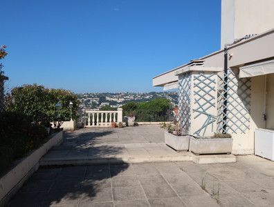French property for sale in Nice, Alpes-Maritimes - €1,390,000 - photo 3