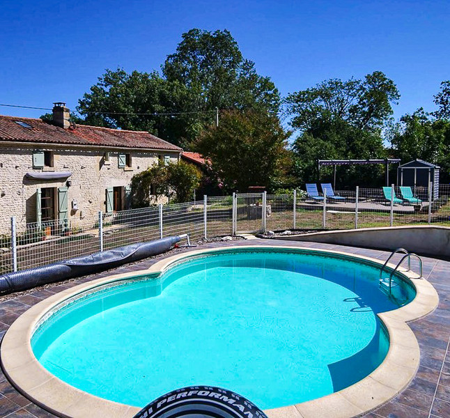French property for sale in Saint-Hilaire-des-Loges, Vendée - €239,999 - photo 1