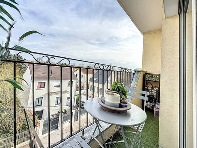 French property for sale in Saint-Maur-des-Fossés, Val-de-Marne - €395,000 - photo 1