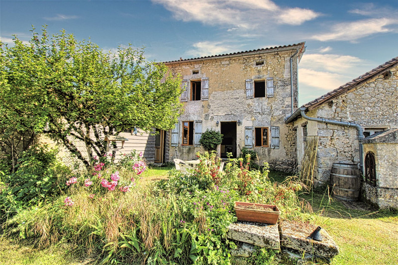 House for sale in BRANTOME Dordogne House, 117m2 with 3 bedrooms