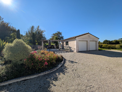 French property for sale in Saint-Germain-de-Vibrac, Charente-Maritime - €299,000 - photo 1