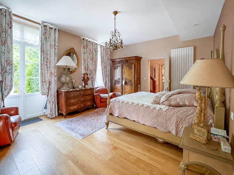 French property for sale in L'Aigle, Orne - €673,000 - photo 3