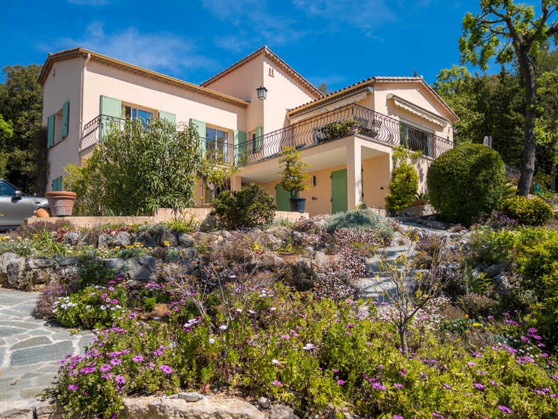 French property for sale in Spéracèdes, Alpes-Maritimes - &#8364;1,500,000 - photo 2