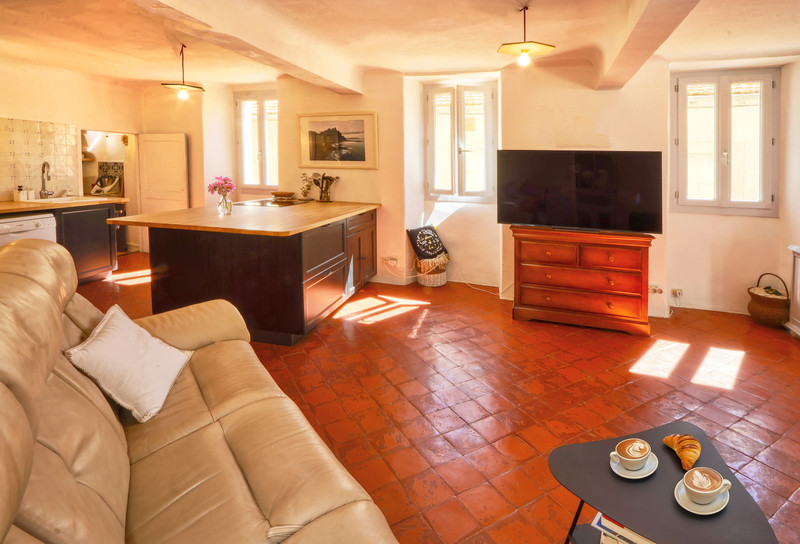 French property for sale in Simiane-la-Rotonde, Alpes-de-Haute-Provence - €225,000 - photo 1
