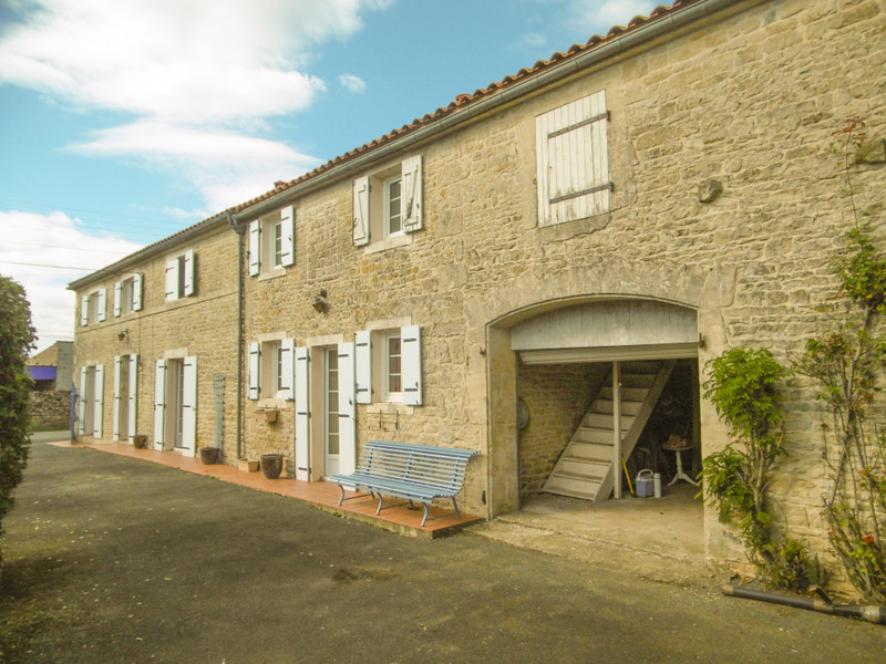 French property for sale in Saint-Hilaire-des-Loges, Vendée - &#8364;235,000 - photo 3