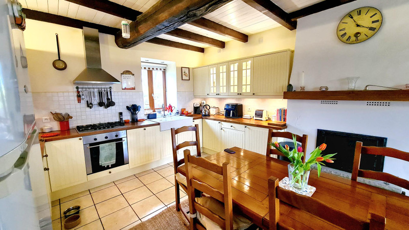 French property for sale in Hercé, Mayenne - €139,900 - photo 2