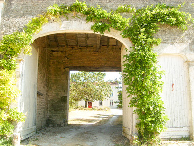 French property for sale in Contré, Charente-Maritime - €318,000 - photo 9