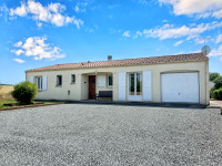 Propriété à vendre à Antezant-la-Chapelle, Charente-Maritime - 210 600 € - photo n°1