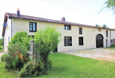 Maison à vendre à Raix, Charente, Poitou-Charentes, avec Leggett Immobilier