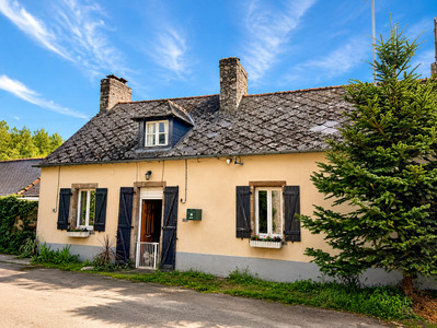 house for sale in Mayenne