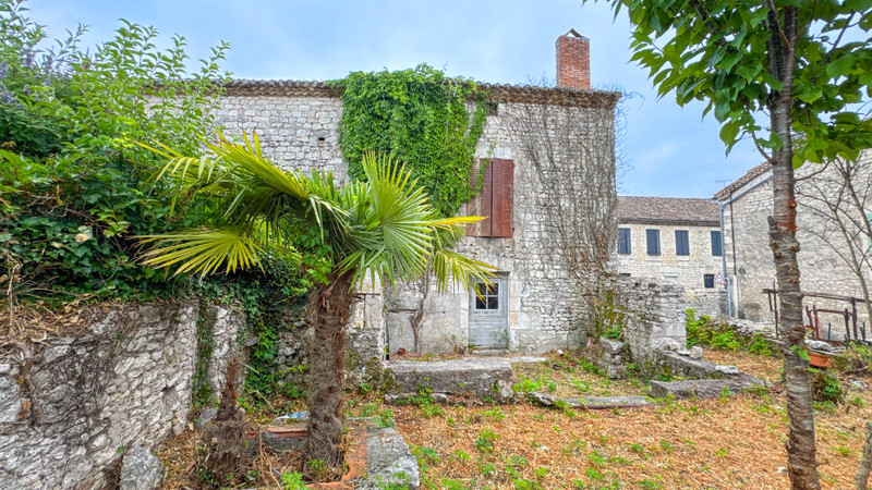 French property for sale in Castelnau Montratier-Sainte Alauzie, Lot - €50,000 - photo 3