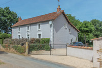 Propriété à vendre à La Ferrière-en-Parthenay, Deux-Sèvres - 319 500 € - photo n°1